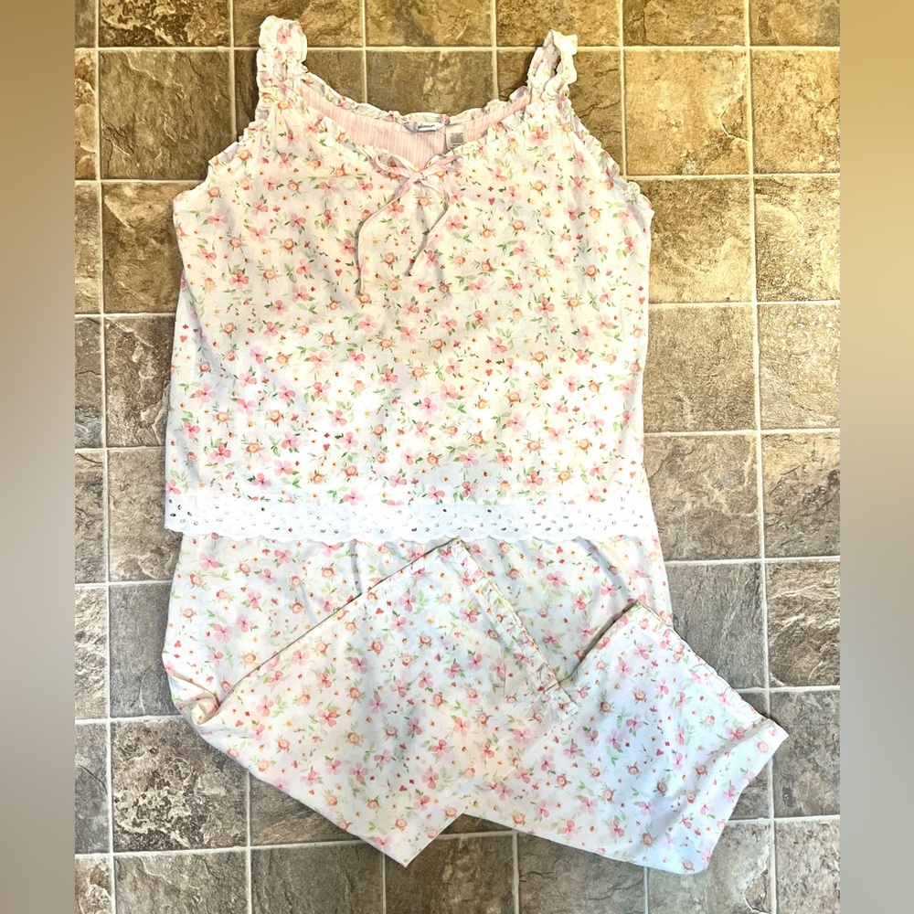 Floral Adonna Women’s Pajama Set - Picture 5 of 7